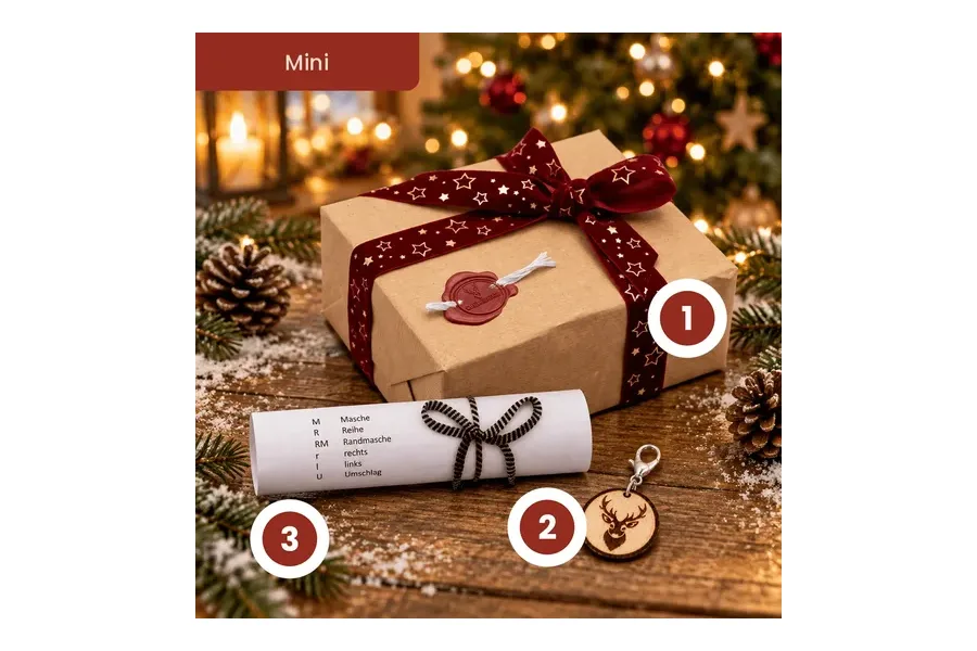 Chiemseegarn Adventskalender 2026 als Paket mit Siegel, Anleitungsrolle und Maschenmarkierer