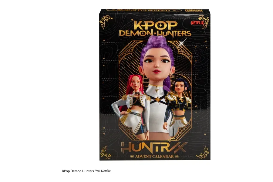 Cinereplicas KPop Demon Hunters Adventskalender 2026 mit HUNTR/X auf der Verpackung