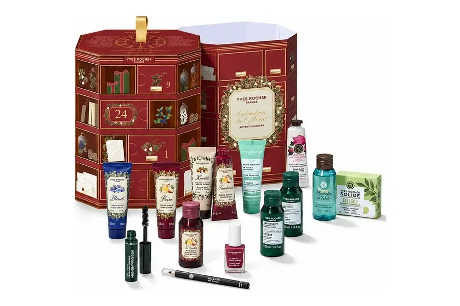 Yves Rocher Adventskalender 2026 als achteckiger roter Turm mit Handcremes, Duschgel und Mascara