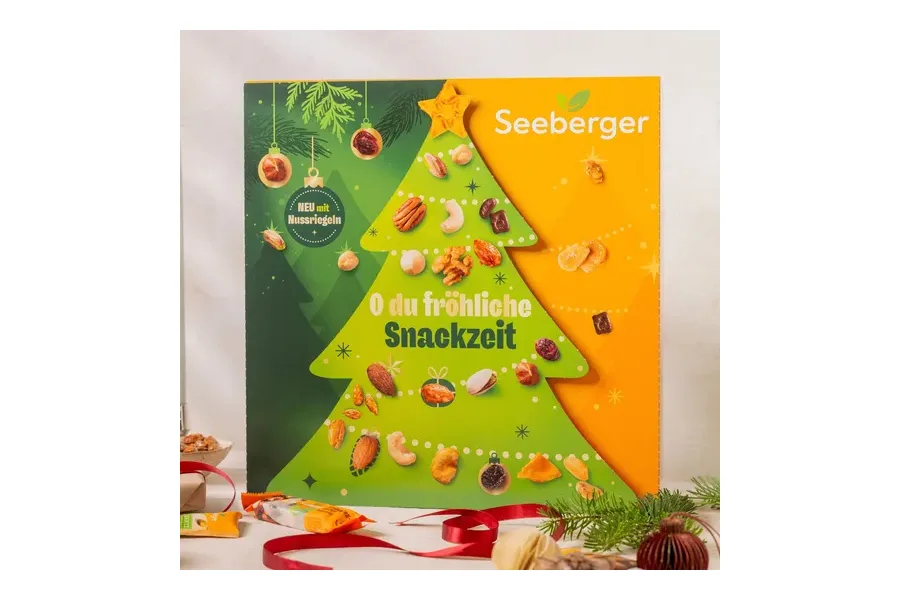 Seeberger Adventskalender 2026 O du fröhliche Snackzeit mit Nuss-Tannenbaum