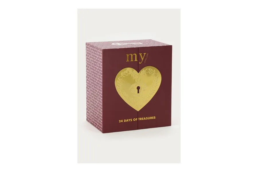 My Jewellery Adventskalender Deluxe 2026 in Bordeaux mit goldenem Herz und Schriftzug 24 Days of Treasures