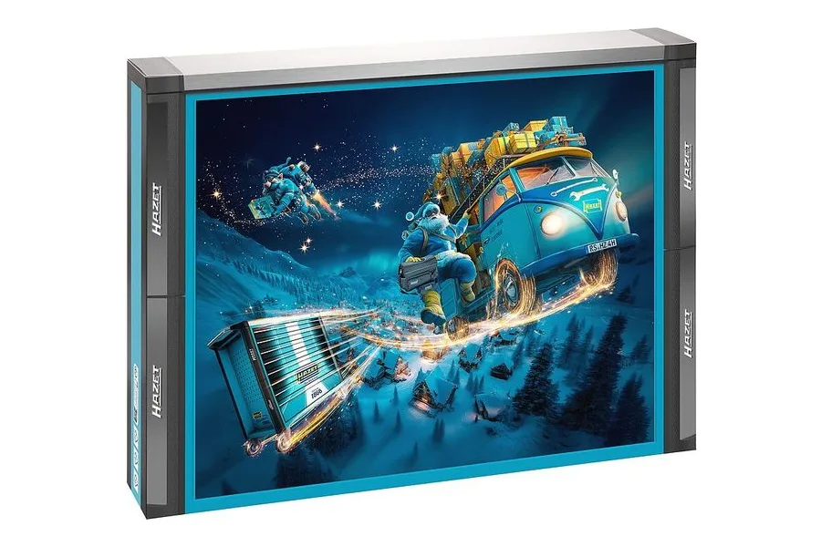 Hazet Adventskalender 2026 mit Weihnachtsmann im VW-Bus und Werkstattwagen im Winterdesign